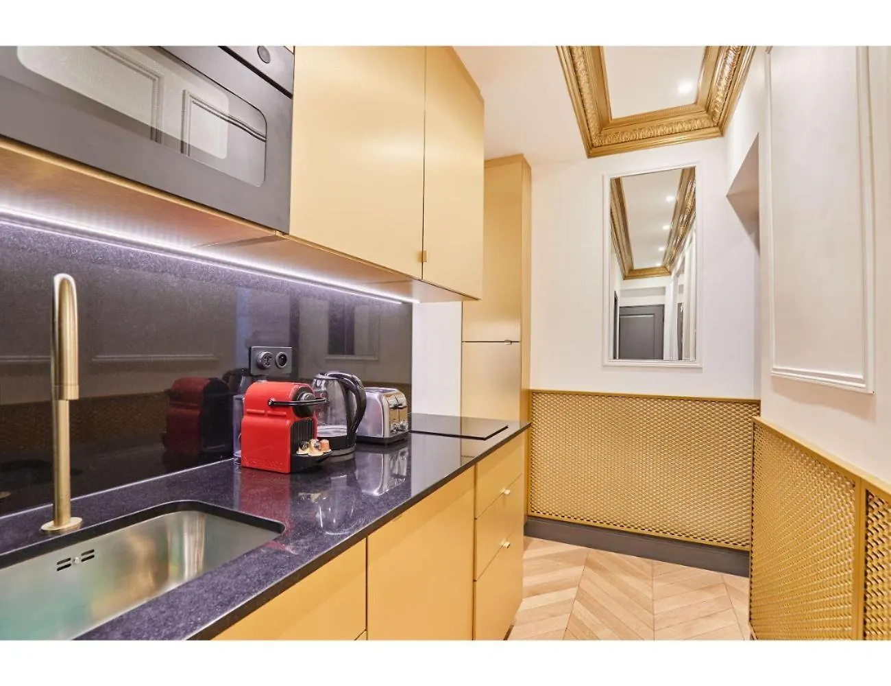 Appartements Champs Elysees - Avenue Montaigne By Studio Prestige Paris France
